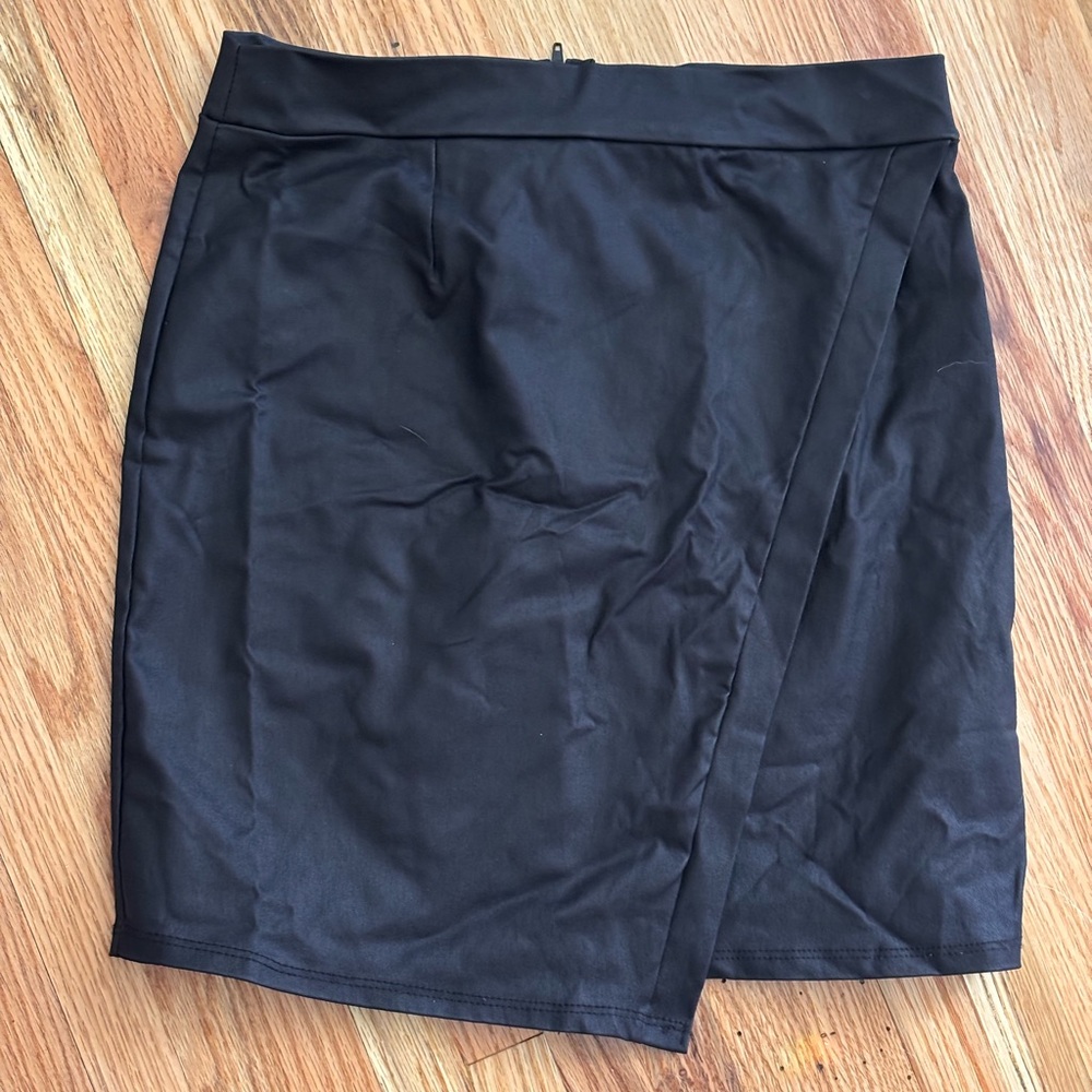 Windsor Classic Black Apparel